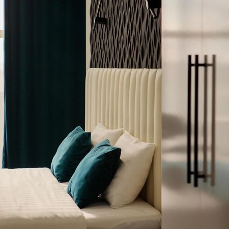 Port Plaza Evn Hotel P'arak'ar Ngoại thất bức ảnh