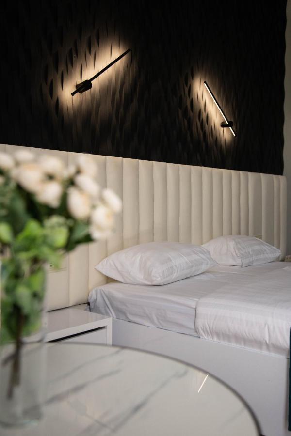 Port Plaza Evn Hotel P'arak'ar Ngoại thất bức ảnh