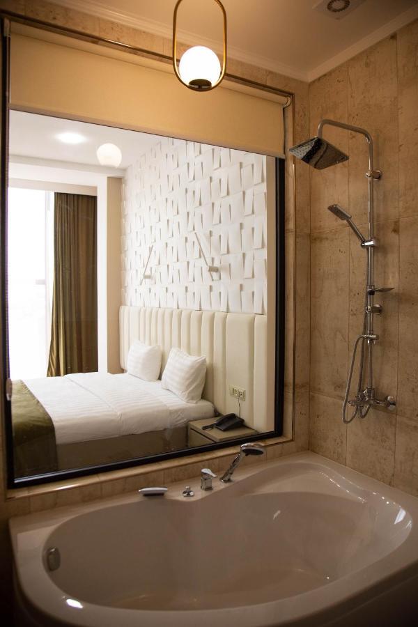 Port Plaza Evn Hotel P'arak'ar Ngoại thất bức ảnh