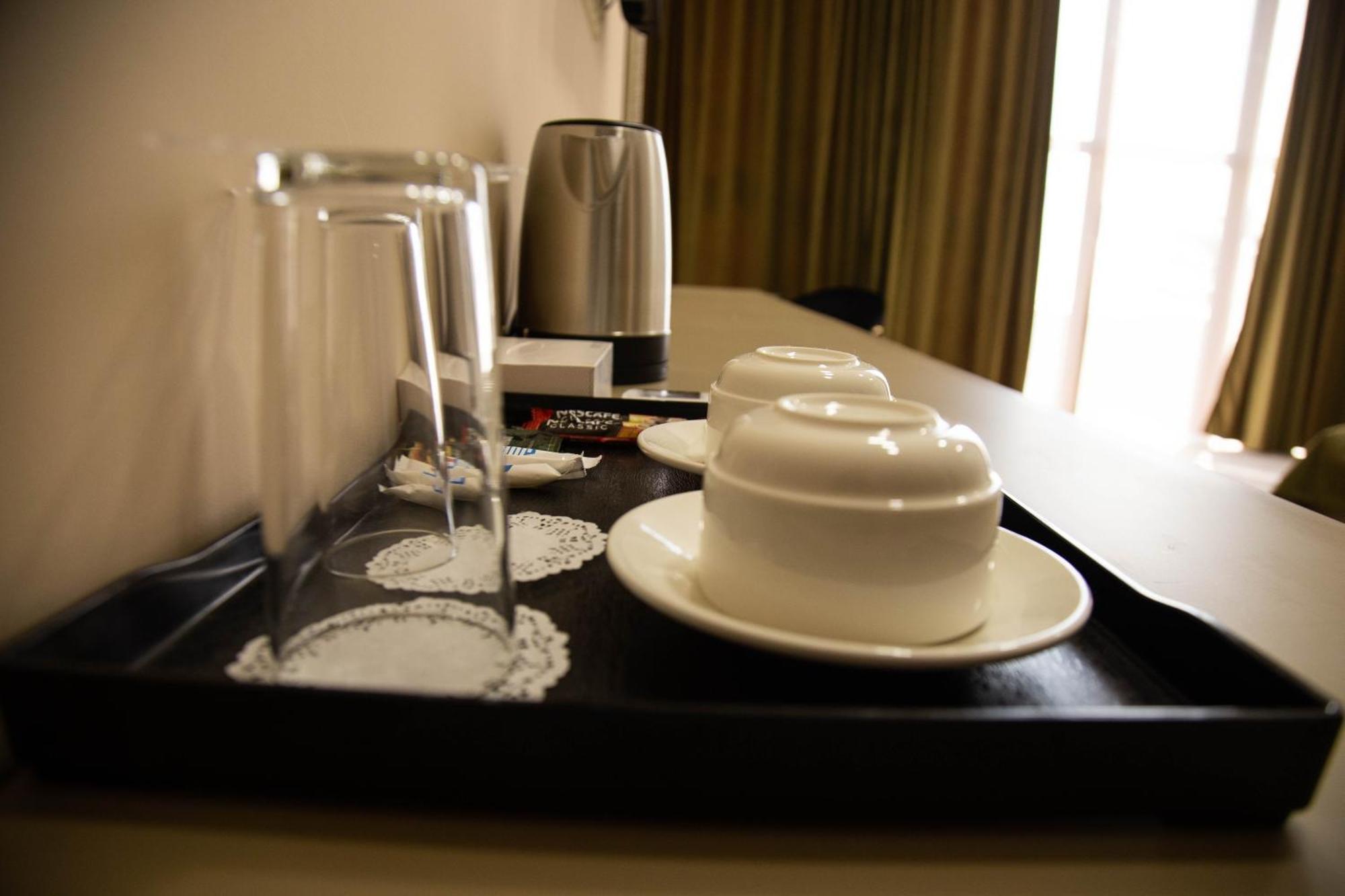 Port Plaza Evn Hotel P'arak'ar Ngoại thất bức ảnh