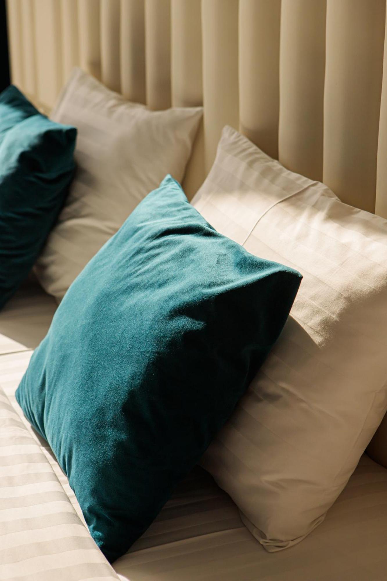 Port Plaza Evn Hotel P'arak'ar Ngoại thất bức ảnh