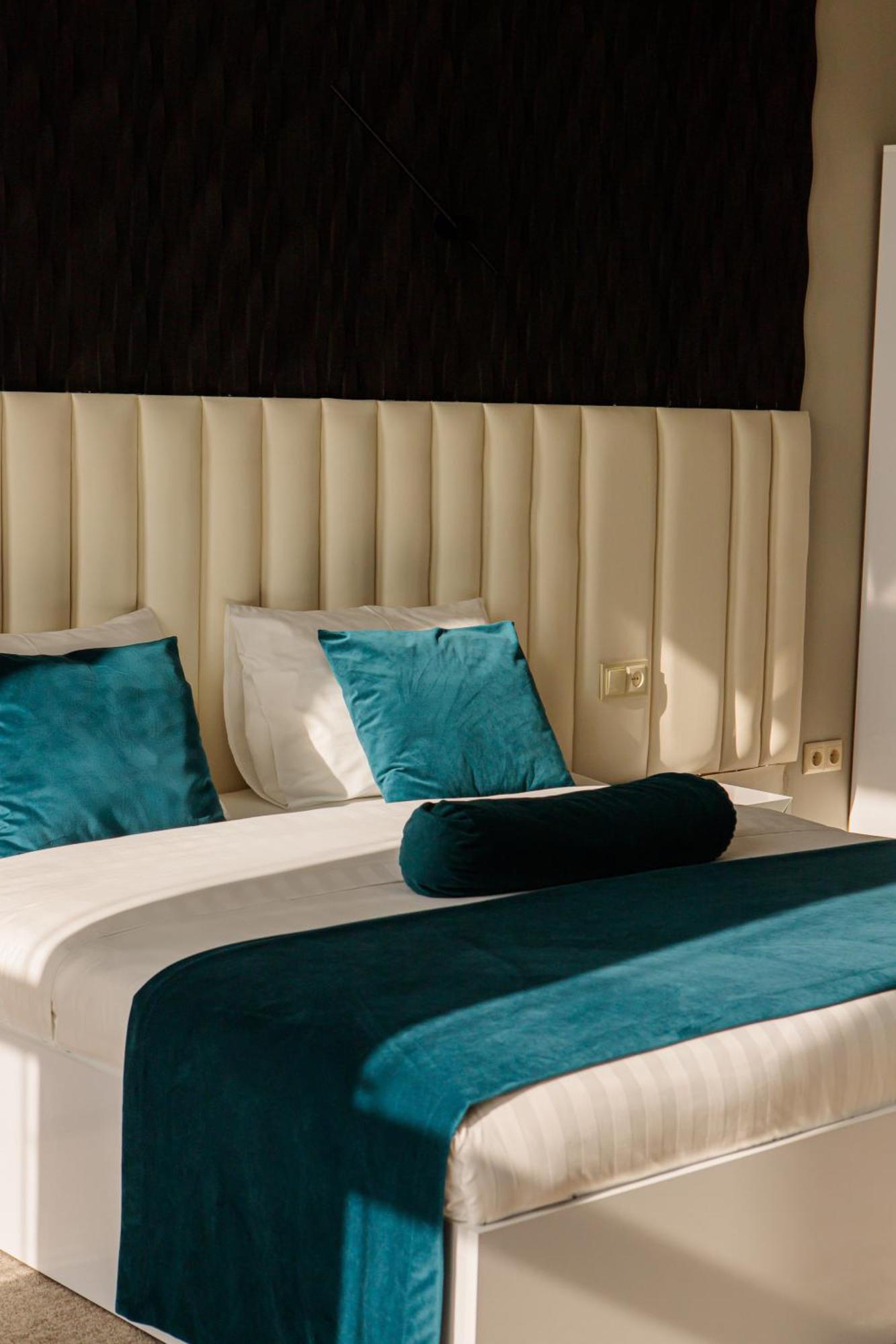 Port Plaza Evn Hotel P'arak'ar Ngoại thất bức ảnh