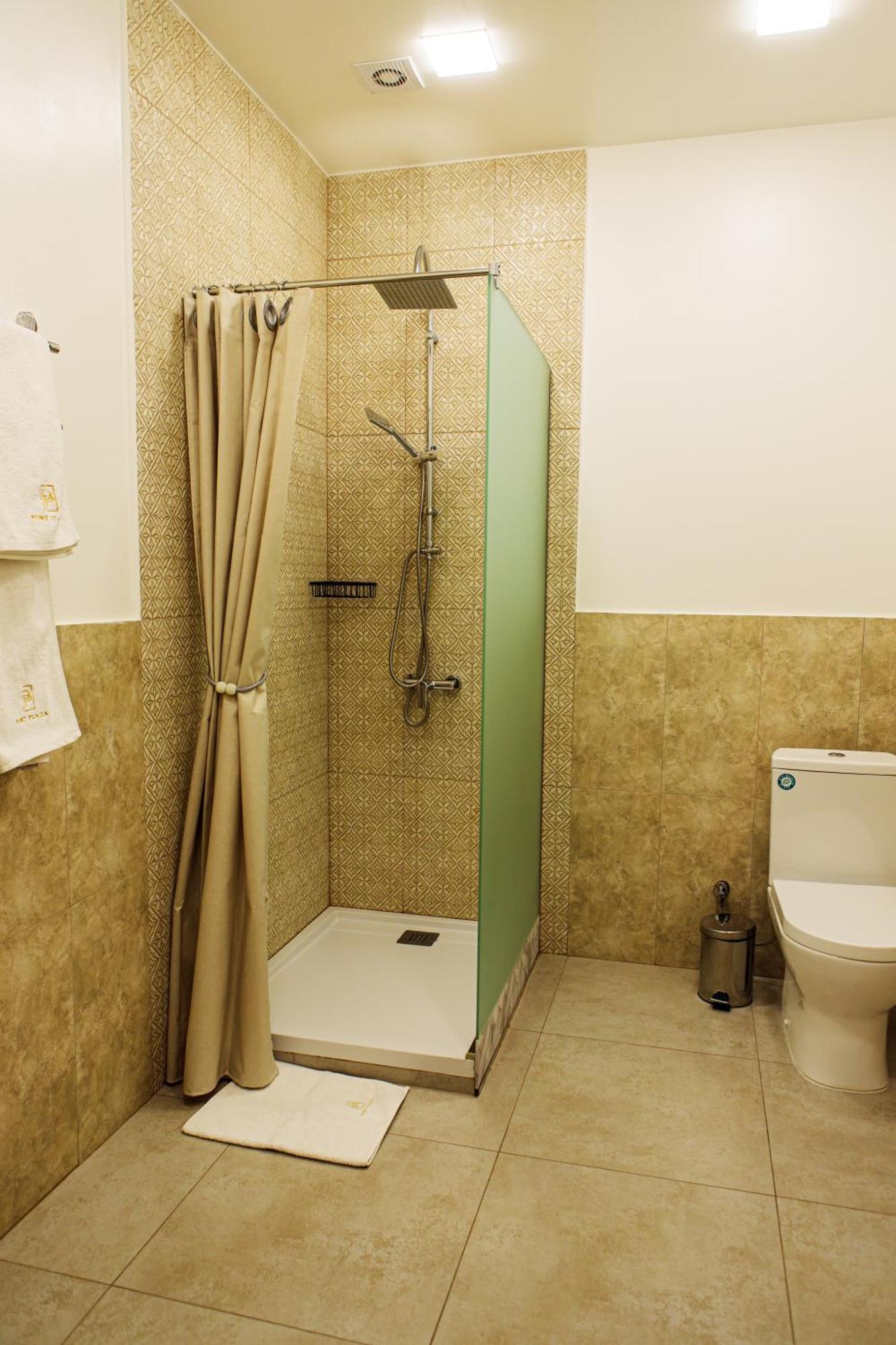 Port Plaza Evn Hotel P'arak'ar Ngoại thất bức ảnh