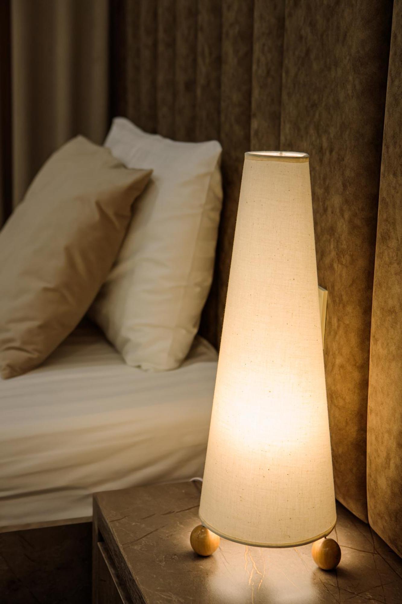 Port Plaza Evn Hotel P'arak'ar Ngoại thất bức ảnh